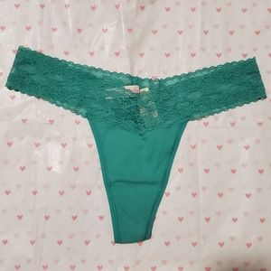 💕 NWT Victoria's secret vintage thong panties green Medium
